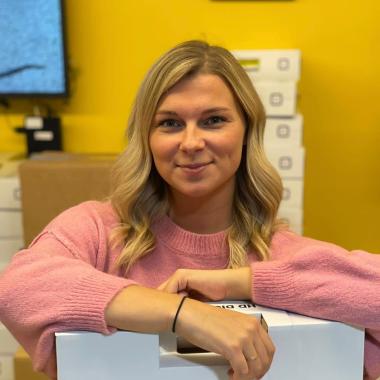 Marketing & logistics manager